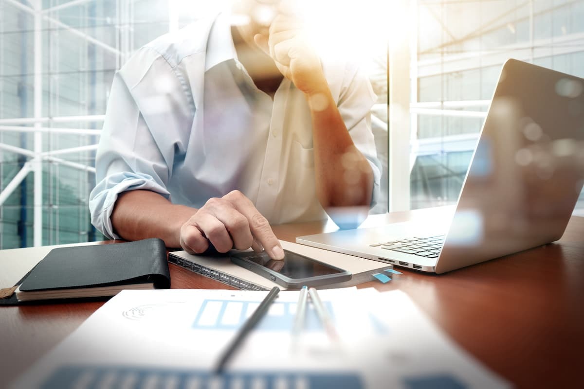Peut-on entreprendre en littérature ? Les opportunités et les défis