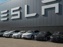 Le PDG de Tesla annonce la finalisation de sa 1ʳᵉ voiture totalement électrique et autonome