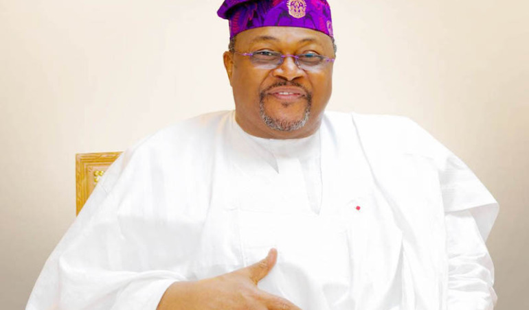 La chute du naira fait des vagues : La fortune du milliardaire Mike Adenuga en péril !