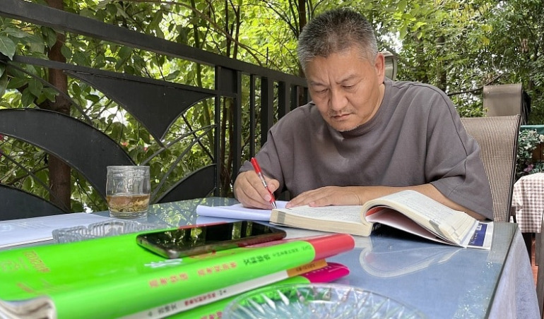 La persévérance sans limites : L'histoire inspirante de Liang Shi, le millionnaire chinois qui échoue au "Bac" pour la 27ᵉ fois