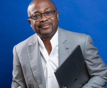Polémique autour de la nouvelle société d'Alain Foka au Togo : Regards croisés avec Anani Sossou