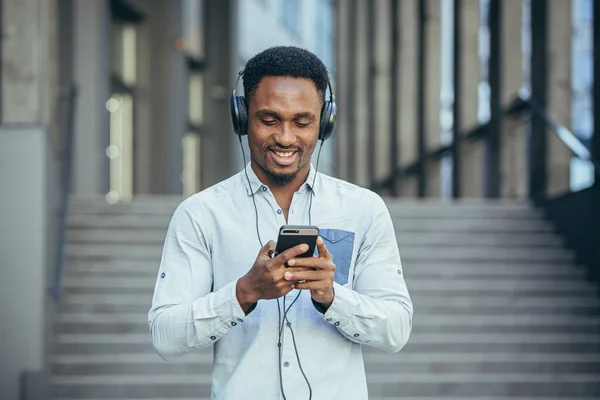Les cinq (5) pouvoirs des podcasts dans votre parcours entrepreneurial !